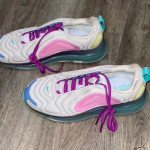 Brand new never worn athletic sneakers !